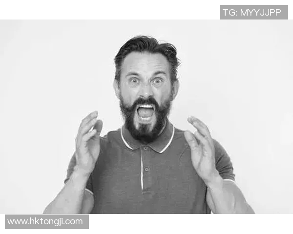 足球明星怒火爆发瞬间 解读他们背后的情绪与压力